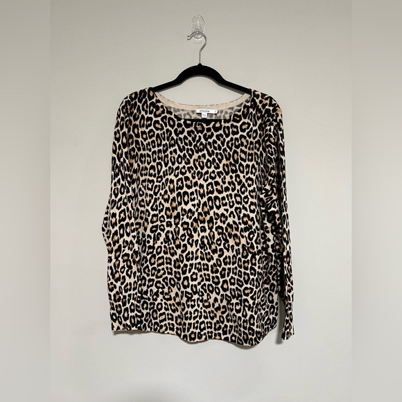 Chico’s Animal Print Long Sleeve Crew Neck Lightweight Sweater Size 2 Large - Picture 1 of 7